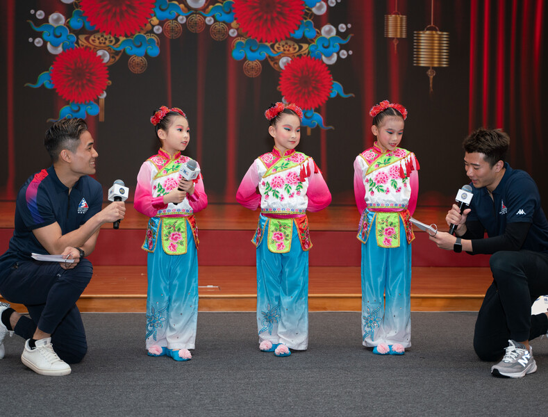 <p>活动特别邀请香港浸会大学附属学校王锦辉中小学低小中国舞队，为一众运动员及观众表演三人中国舞。</p>
